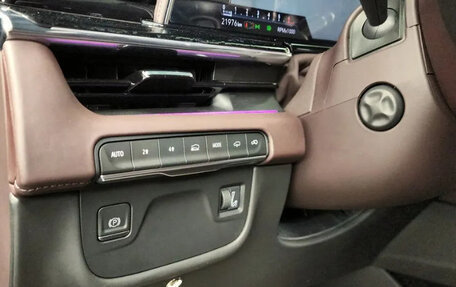 Cadillac Escalade V, 2022 год, 13 850 000 рублей, 16 фотография