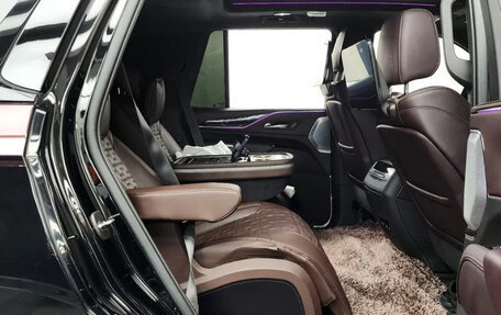 Cadillac Escalade V, 2022 год, 13 850 000 рублей, 12 фотография
