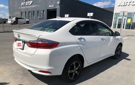 Honda Grace I, 2017 год, 1 060 000 рублей, 2 фотография