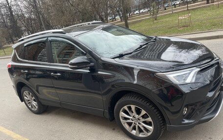 Toyota RAV4, 2016 год, 2 200 000 рублей, 2 фотография