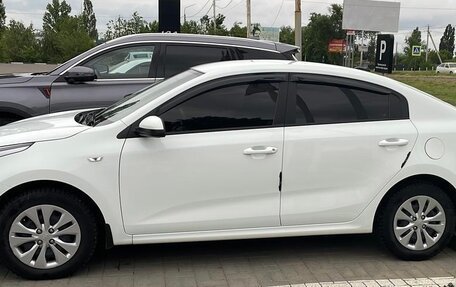 KIA Rio IV, 2018 год, 1 300 000 рублей, 4 фотография