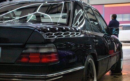 Mercedes-Benz E-Класс, 1992 год, 750 000 рублей, 6 фотография