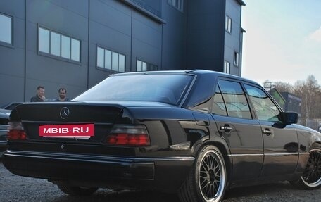 Mercedes-Benz E-Класс, 1992 год, 750 000 рублей, 3 фотография