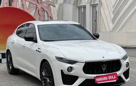 Maserati Levante I, 2022 год, 7 035 000 рублей, 3 фотография