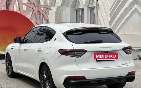 Maserati Levante I, 2022 год, 7 035 000 рублей, 6 фотография