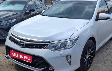 Toyota Camry, 2015 год, 2 220 000 рублей, 2 фотография
