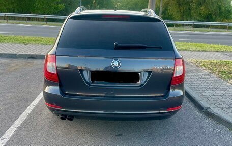 Skoda Superb III рестайлинг, 2011 год, 1 450 000 рублей, 2 фотография