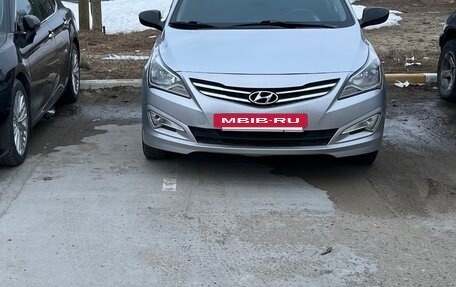 Hyundai Solaris II рестайлинг, 2014 год, 799 999 рублей, 2 фотография