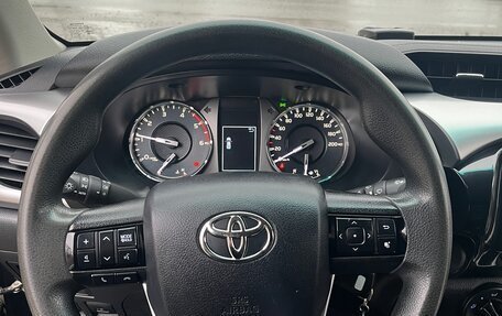 Toyota Hilux VIII, 2020 год, 3 000 000 рублей, 6 фотография