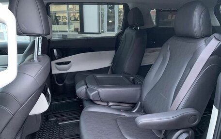 KIA Carnival, 2025 год, 6 900 000 рублей, 8 фотография