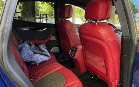 Maserati Levante I, 2018 год, 4 200 000 рублей, 21 фотография