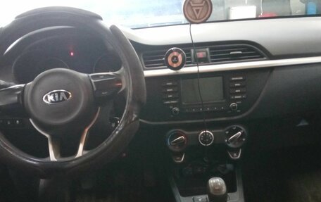KIA Rio IV, 2017 год, 890 000 рублей, 5 фотография