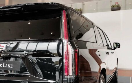 Cadillac Escalade V, 2025 год, 24 490 000 рублей, 10 фотография