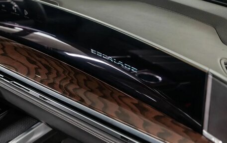 Cadillac Escalade V, 2025 год, 24 490 000 рублей, 14 фотография