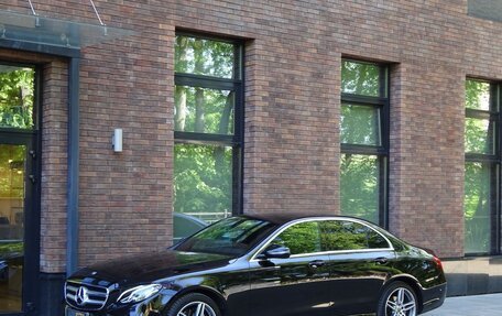 Mercedes-Benz E-Класс, 2020 год, 4 900 000 рублей, 3 фотография