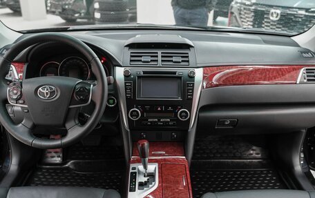 Toyota Camry, 2014 год, 1 599 000 рублей, 10 фотография