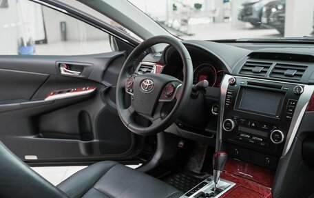 Toyota Camry, 2014 год, 1 599 000 рублей, 13 фотография