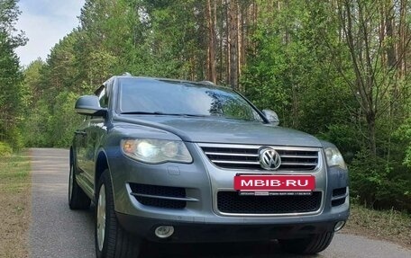 Volkswagen Touareg III, 2007 год, 1 500 000 рублей, 2 фотография