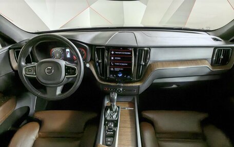 Volvo XC60 II, 2021 год, 4 099 000 рублей, 10 фотография
