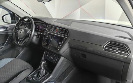 Volkswagen Tiguan II, 2019 год, 2 125 000 рублей, 11 фотография