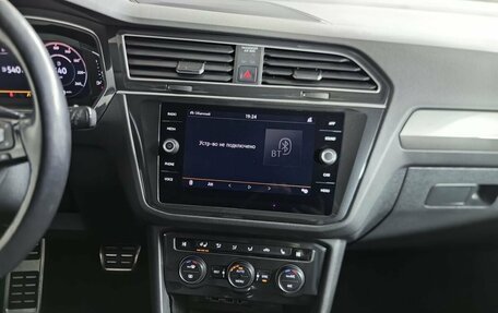 Volkswagen Tiguan II, 2019 год, 2 125 000 рублей, 13 фотография