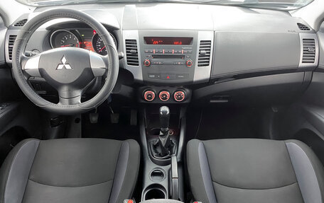 Mitsubishi Outlander III рестайлинг 3, 2011 год, 1 145 000 рублей, 14 фотография