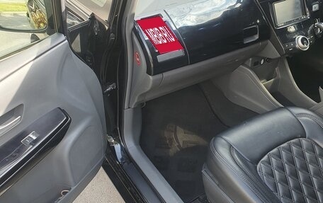 Toyota Prius Alpha I (ZVW40/41), 2014 год, 1 350 000 рублей, 20 фотография