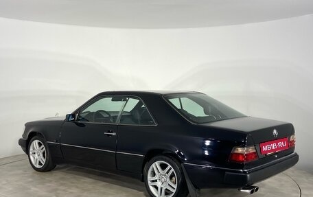 Mercedes-Benz W124, 1992 год, 550 000 рублей, 8 фотография