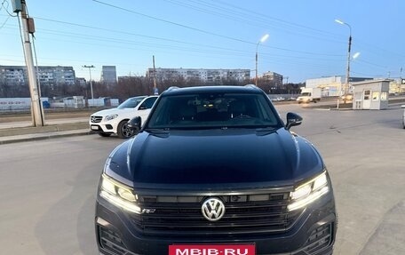 Volkswagen Touareg III, 2018 год, 3 400 000 рублей, 4 фотография