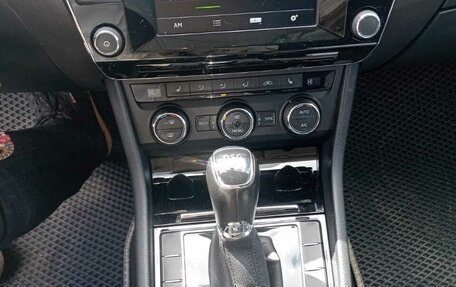 Skoda Superb III рестайлинг, 2015 год, 1 700 000 рублей, 12 фотография