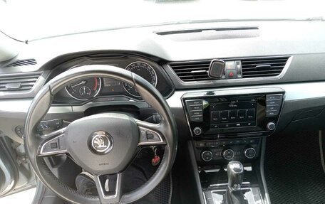 Skoda Superb III рестайлинг, 2015 год, 1 700 000 рублей, 17 фотография