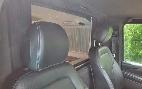 Mercedes-Benz V-Класс, 2019 год, 8 000 000 рублей, 17 фотография