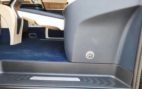 Mercedes-Benz V-Класс, 2019 год, 8 000 000 рублей, 36 фотография