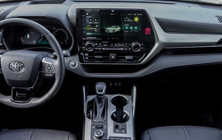 Toyota Highlander, 2024 год, 5 150 000 рублей, 17 фотография