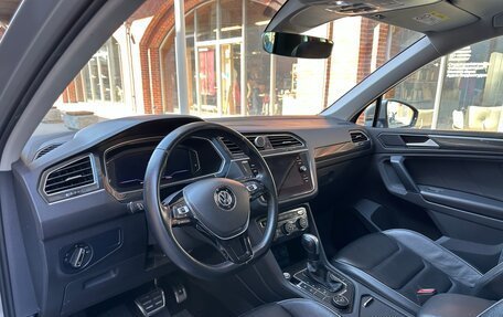 Volkswagen Tiguan II, 2019 год, 3 600 000 рублей, 10 фотография