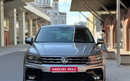 Volkswagen Tiguan II, 2019 год, 3 600 000 рублей, 2 фотография