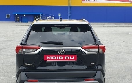 Toyota RAV4, 2022 год, 3 500 000 рублей, 6 фотография