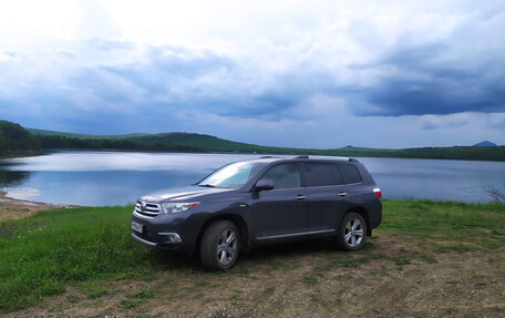 Toyota Highlander III, 2011 год, 2 500 000 рублей, 2 фотография