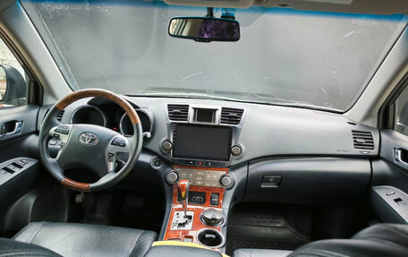 Toyota Highlander III, 2011 год, 2 500 000 рублей, 7 фотография