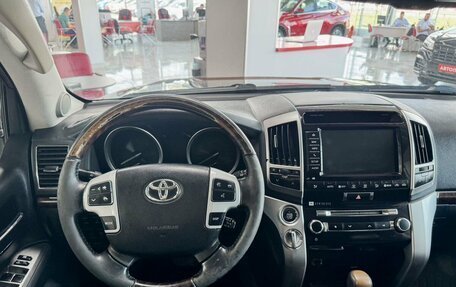 Toyota Land Cruiser 200, 2012 год, 2 599 000 рублей, 17 фотография