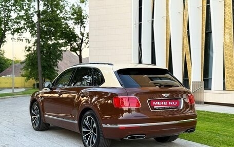 Bentley Bentayga I, 2016 год, 9 900 000 рублей, 7 фотография