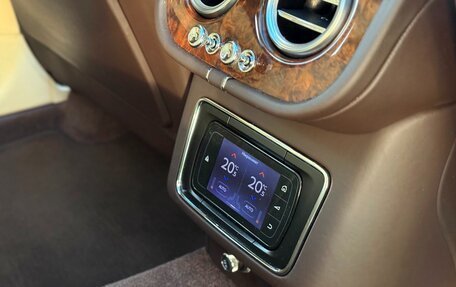 Bentley Bentayga I, 2016 год, 9 900 000 рублей, 19 фотография