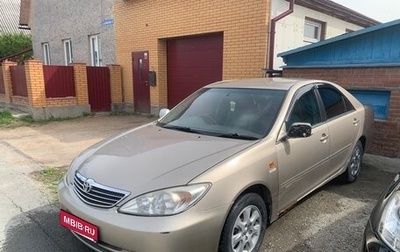 Toyota Camry V40, 2002 год, 585 000 рублей, 1 фотография