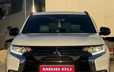 Mitsubishi Outlander III рестайлинг 3, 2021 год, 2 900 000 рублей, 1 фотография