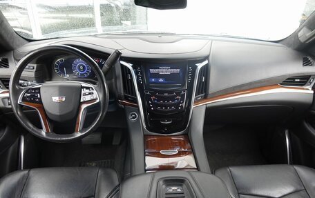 Cadillac Escalade IV, 2019 год, 5 290 000 рублей, 10 фотография