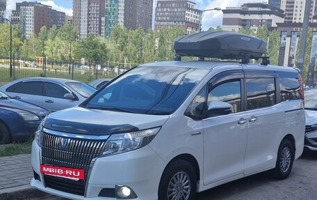 Toyota Esquire I, 2016 год, 2 050 000 рублей, 11 фотография