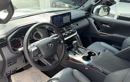 Toyota Land Cruiser, 2025 год, 12 100 000 рублей, 16 фотография