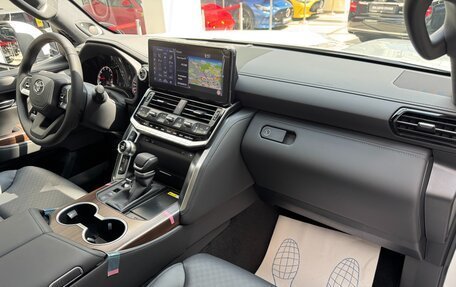 Toyota Land Cruiser, 2025 год, 12 100 000 рублей, 29 фотография