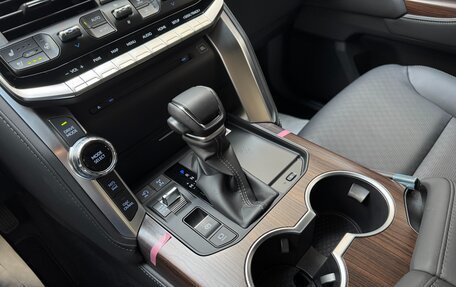 Toyota Land Cruiser, 2025 год, 12 100 000 рублей, 28 фотография