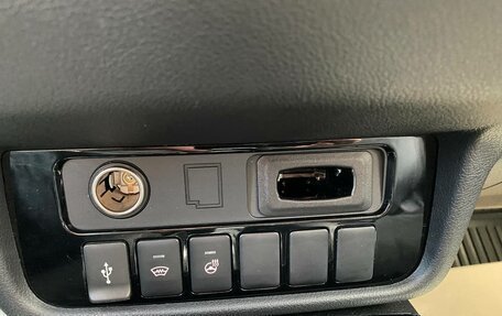 Mitsubishi Outlander III рестайлинг 3, 2022 год, 2 300 000 рублей, 9 фотография